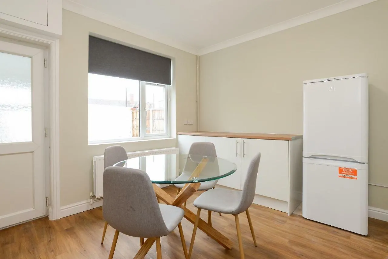 Holiday home Cosy House In The Heart Of Beeston With Free Parking And Wifi Villa Nottingham